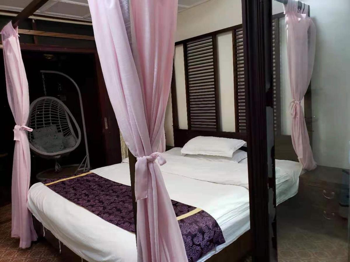 Lqj Riverside Guest House 펑황 외부 사진