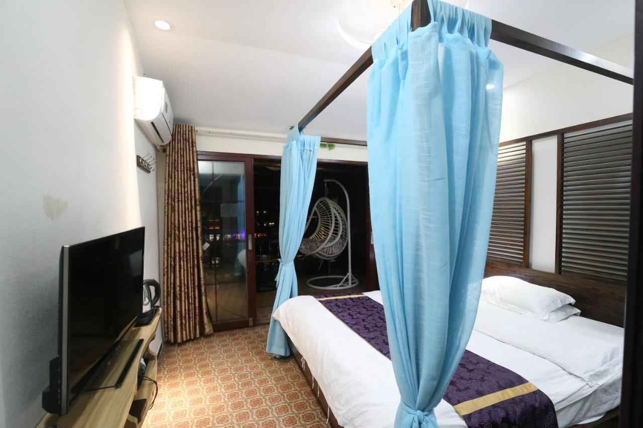 Lqj Riverside Guest House 펑황 외부 사진