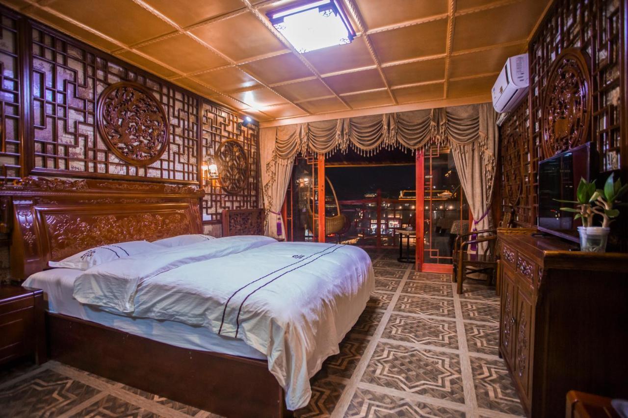 Lqj Riverside Guest House 펑황 외부 사진