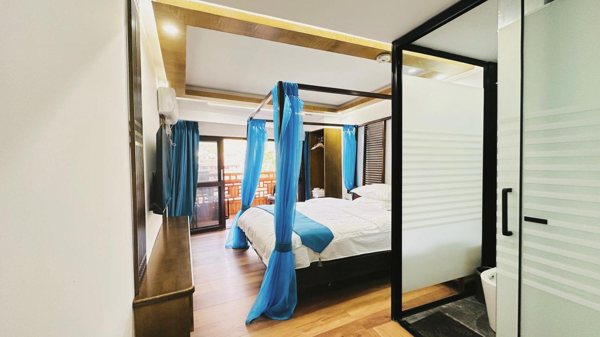 Lqj Riverside Guest House 펑황 외부 사진