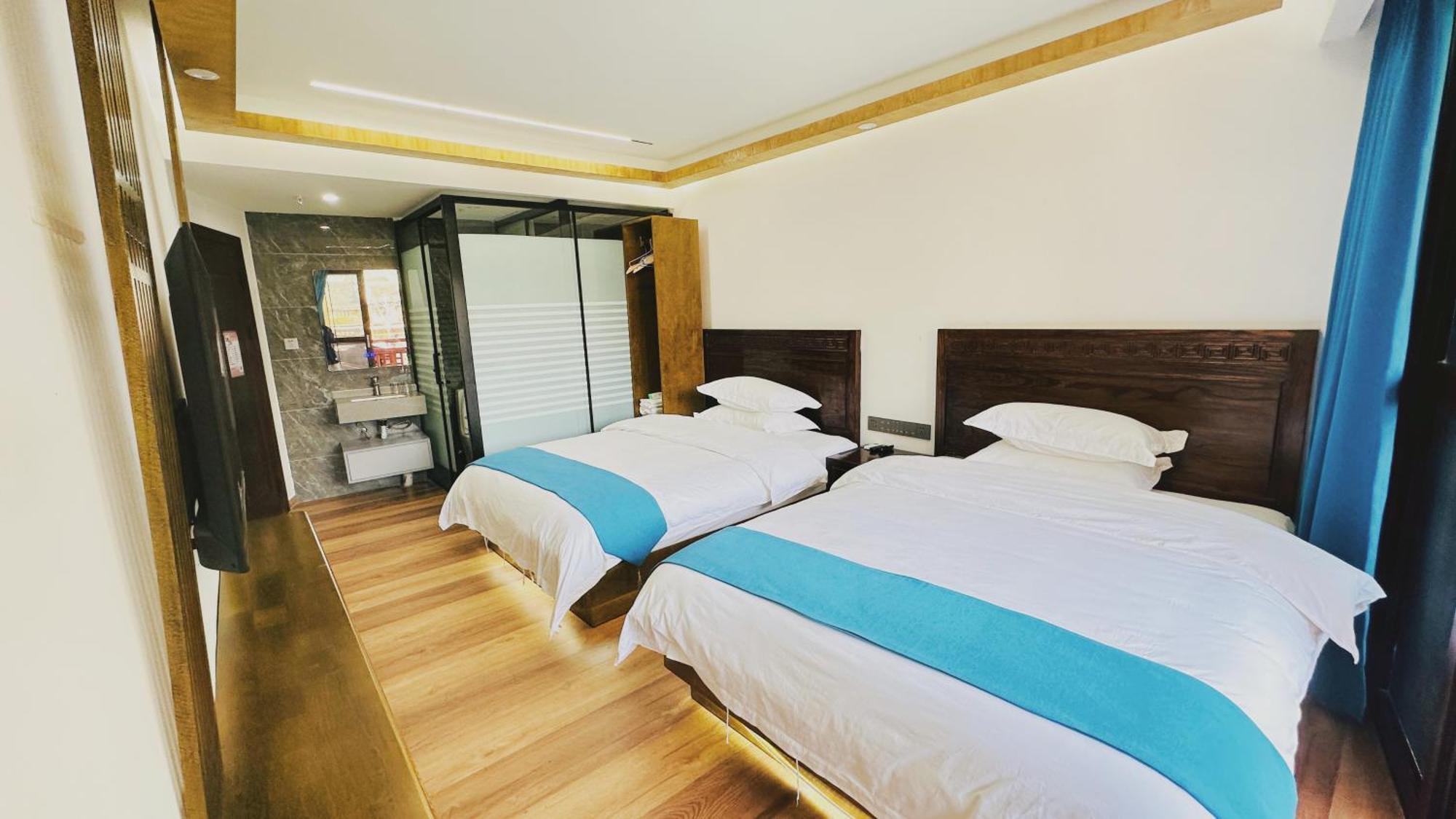 Lqj Riverside Guest House 펑황 외부 사진